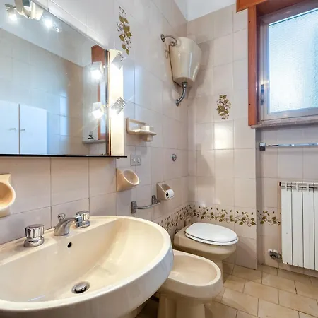 Casa Lucia A شقة