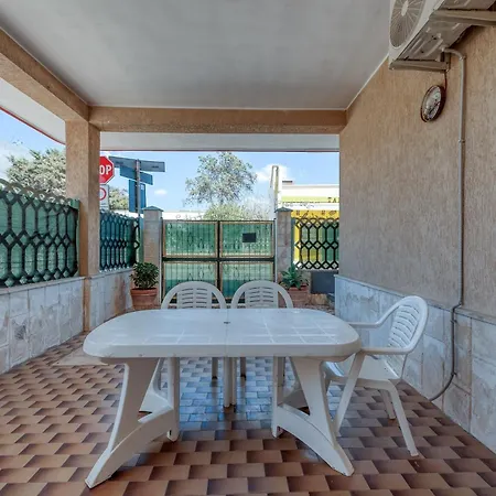Casa Lucia A شقة